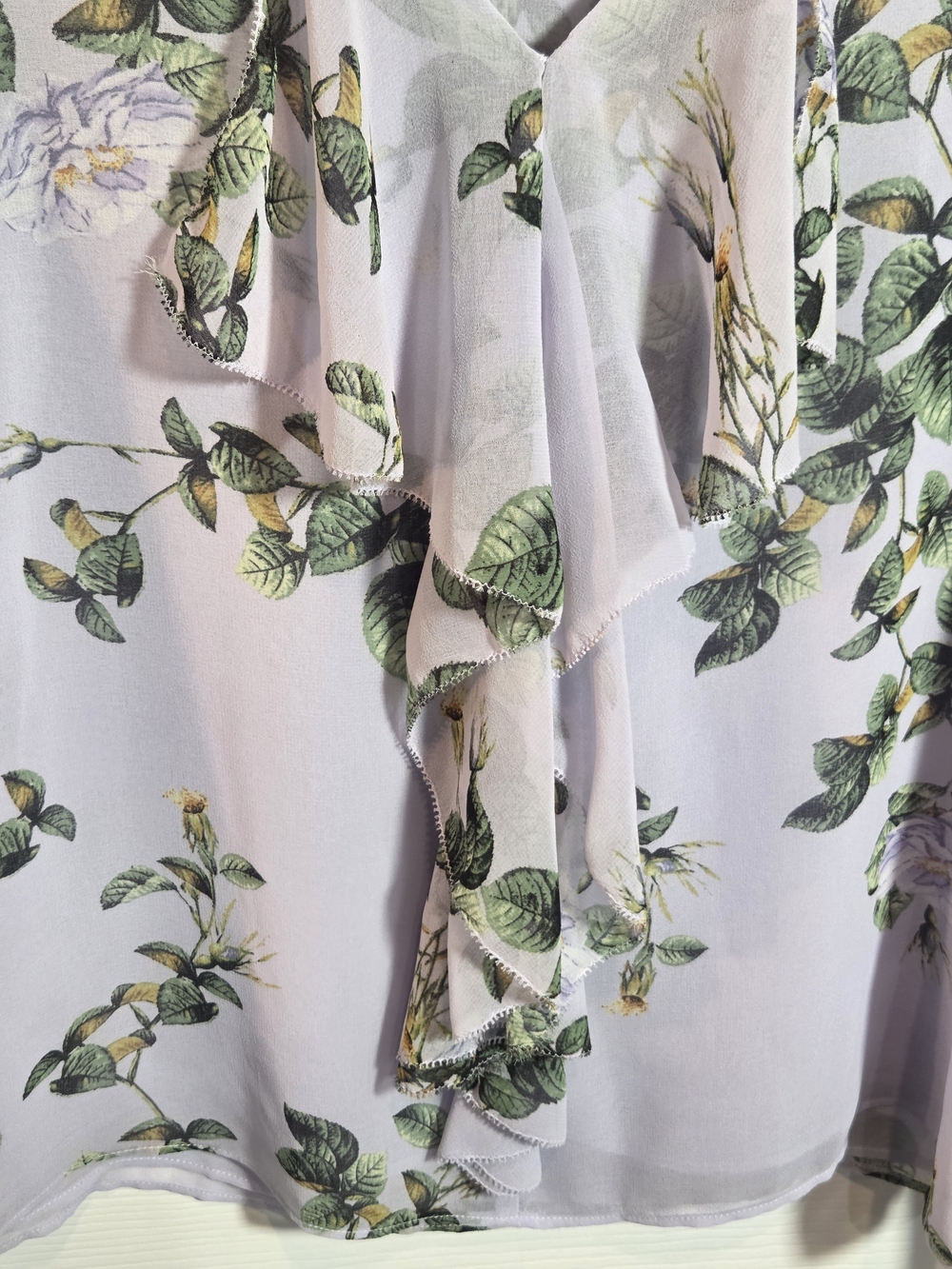 White House Black Market Floral Ruffle Blouse - Picture 7 of 11